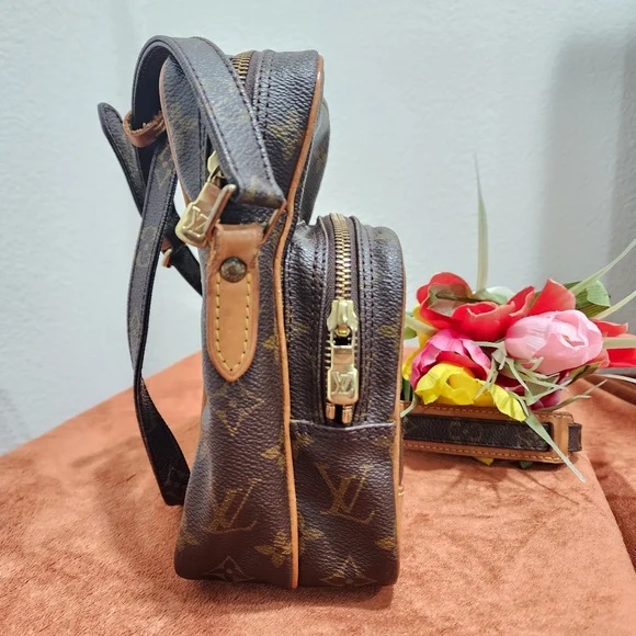 Authentic Louis Vuitton Amazone Crossbody bag - Picture 3 of 12